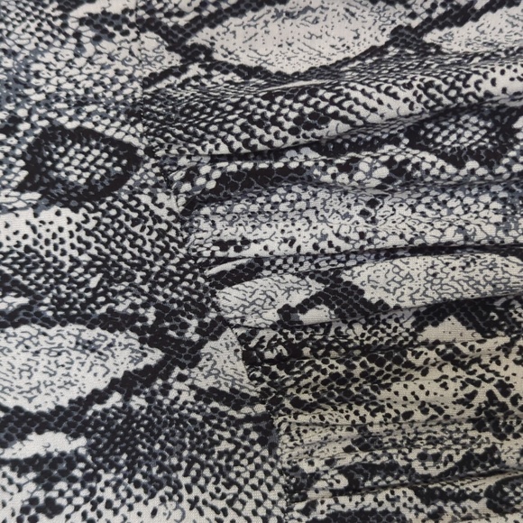 Snake Print Top - Picture 3 of 3